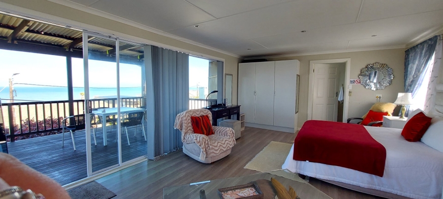 7 Bedroom Property for Sale in Gonubie Eastern Cape